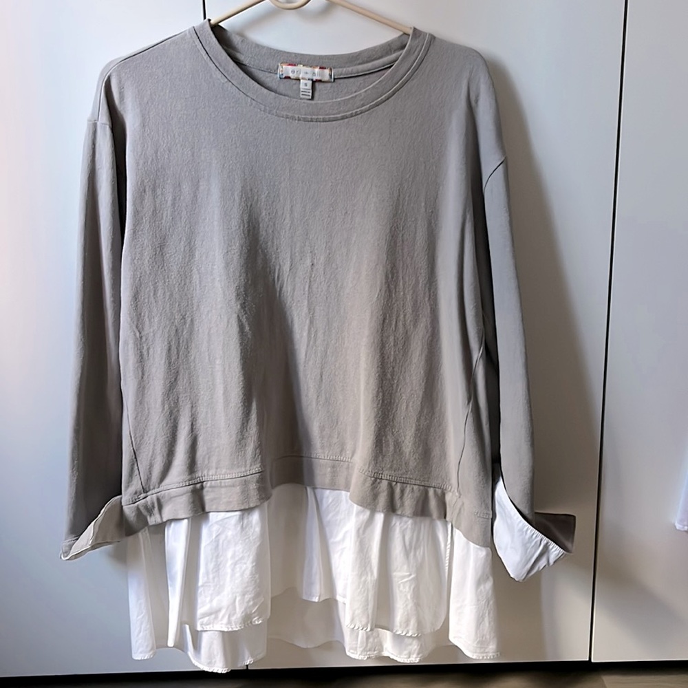Anthropologie Eri +Ali gray & white peplum ruffle sweatshirt